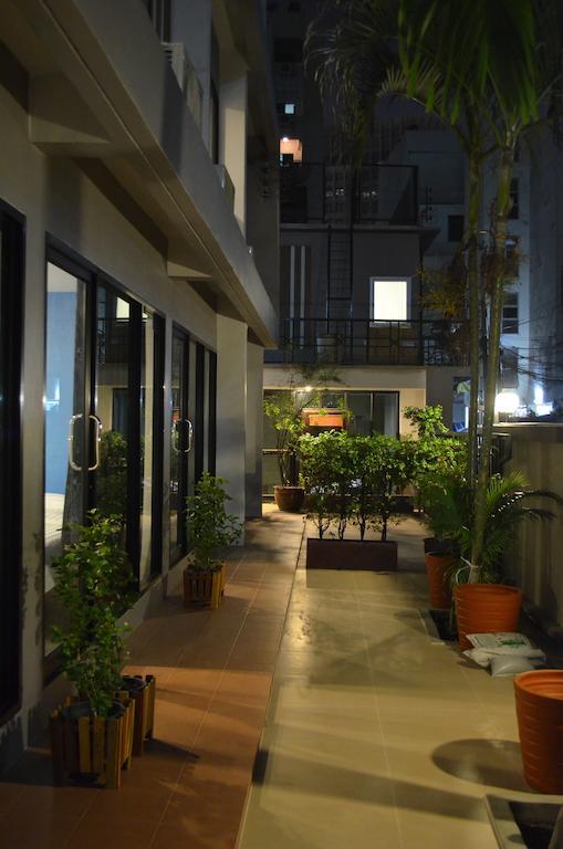 Varinda Hostel Bangkok Exterior photo